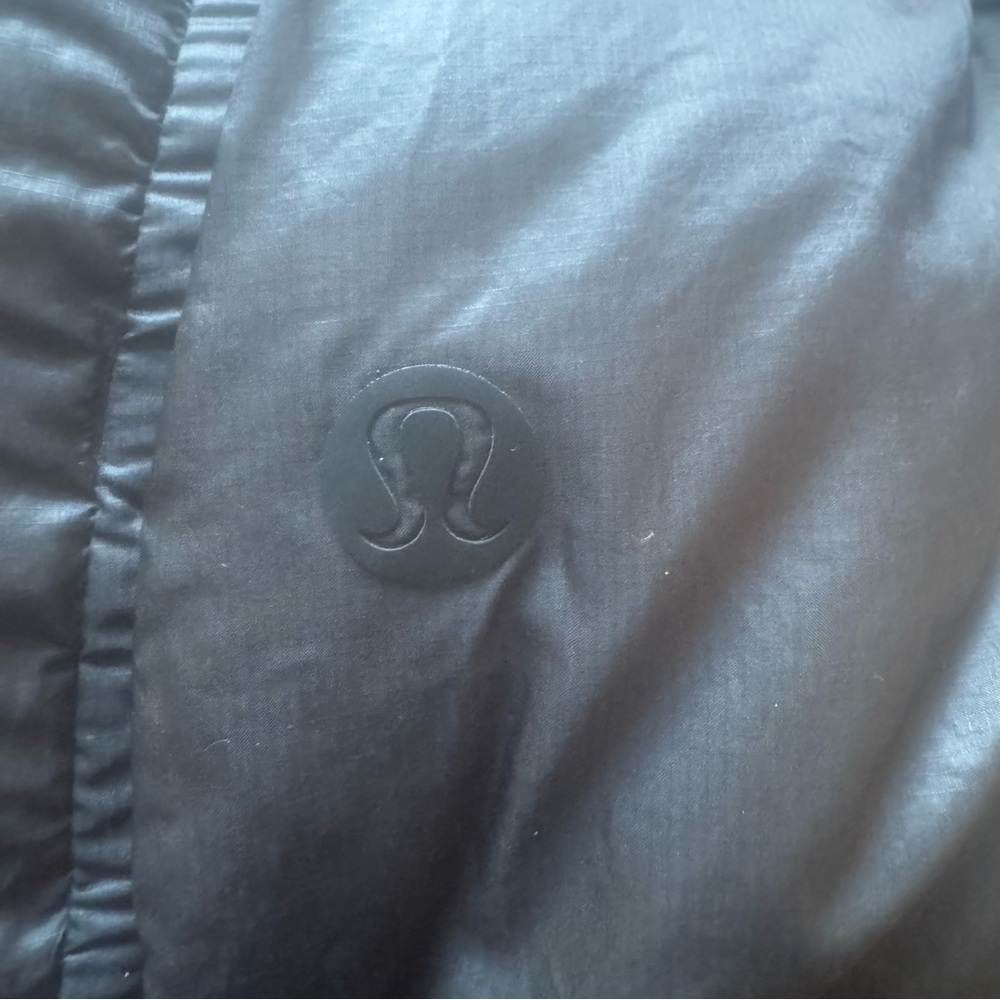 Lululemon Feather Weight down vest graphite NEW WITH TAGS XL - Picture 10 of 11
